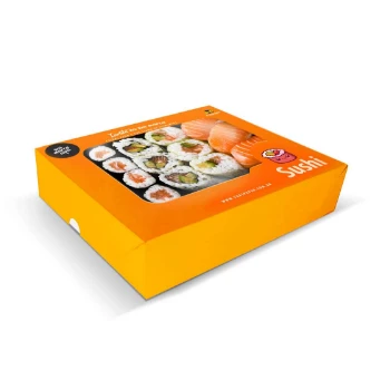 Caixa de comida oriental na cor laranja, deitada. Na tampa da embalagem está a foto de vários suhis e na parte de cima o nome da marca em branco.